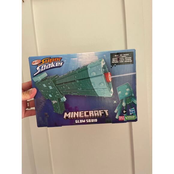 Nerf super soaker Minecraft glow squid spray toy - Picture 1 of 2